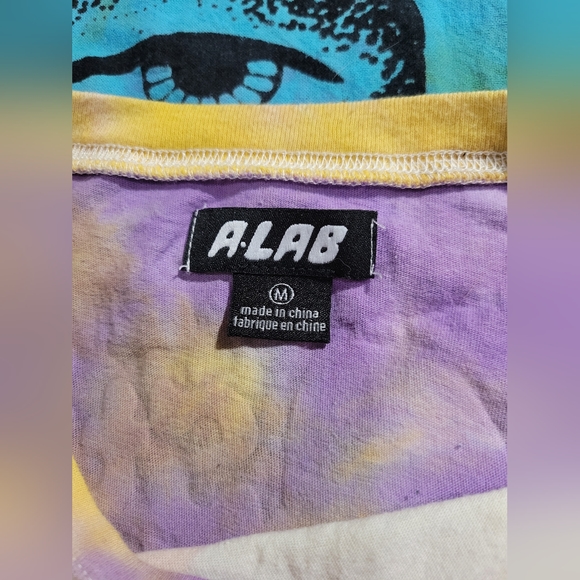 Alab - Still Trippin' Crop Top - Picture 5 of 6